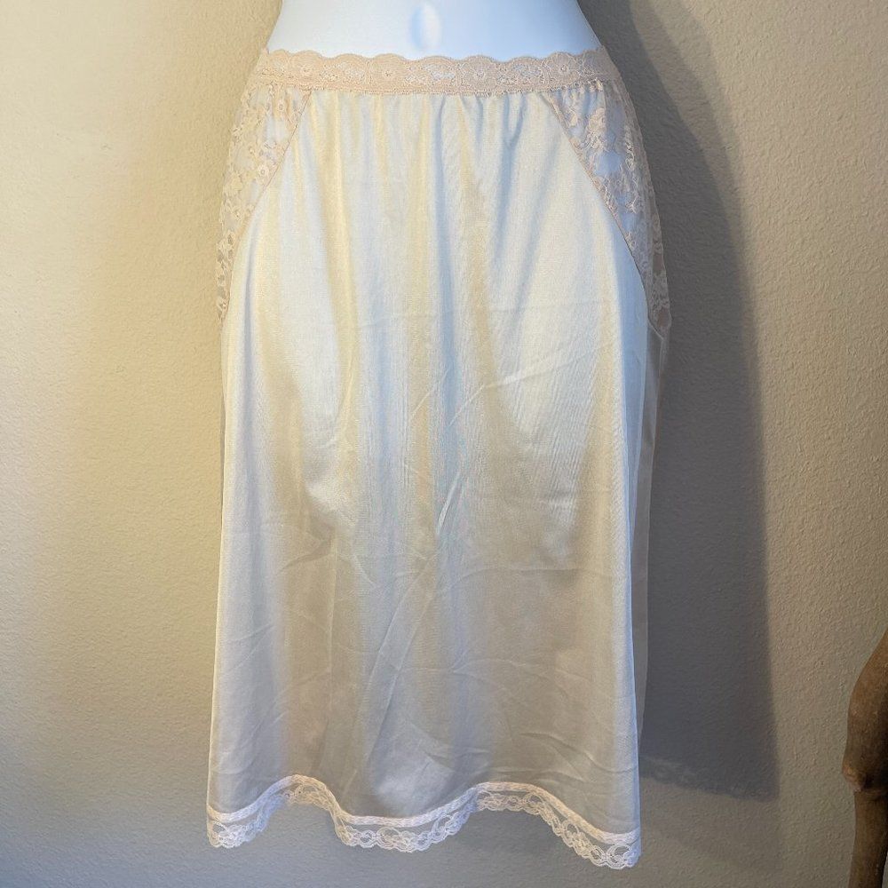 Sears half slip Vintage smooth waist with lace panels and trim, A-line M